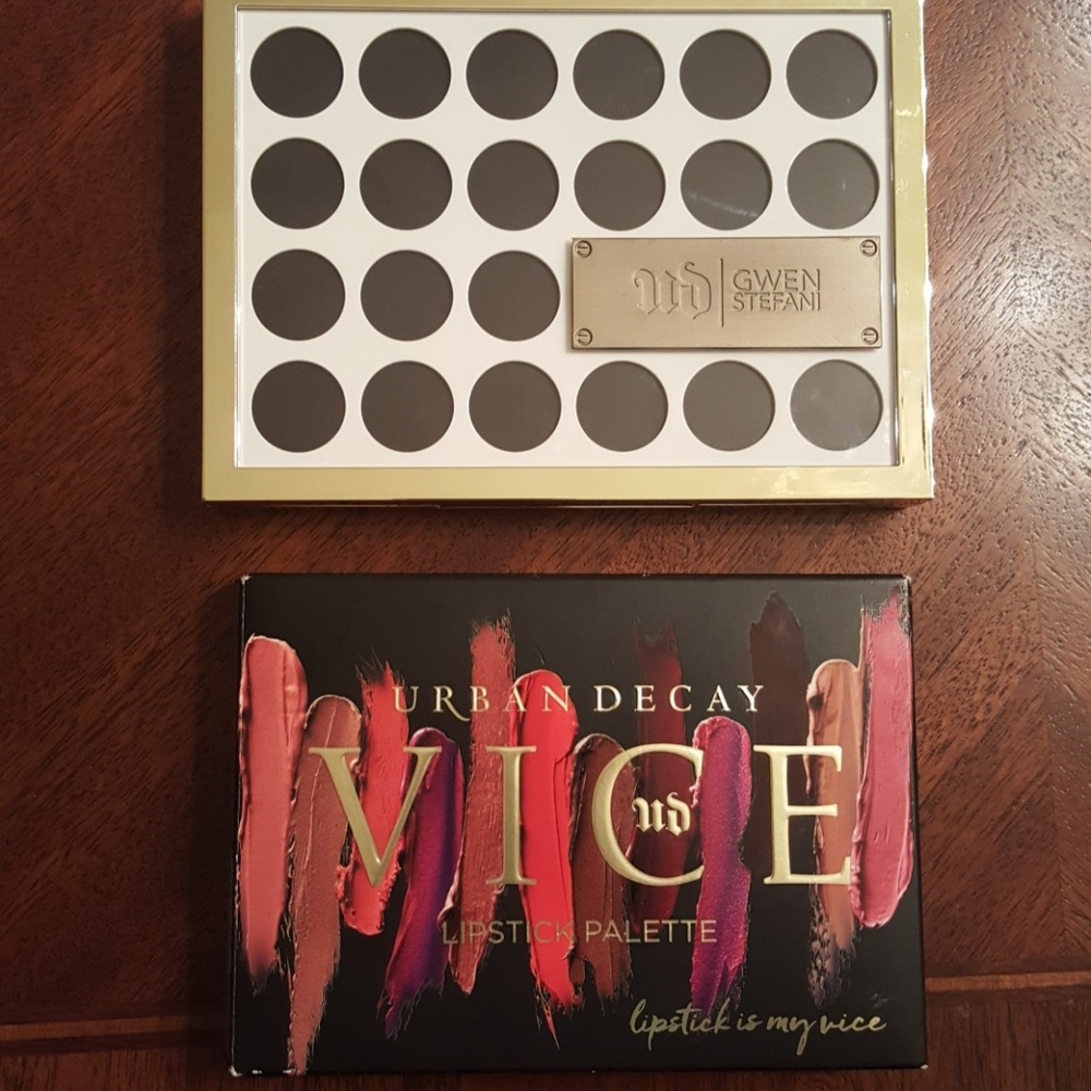 Gwen Stefani /Urban Decay Blackmail Beauty Bundle